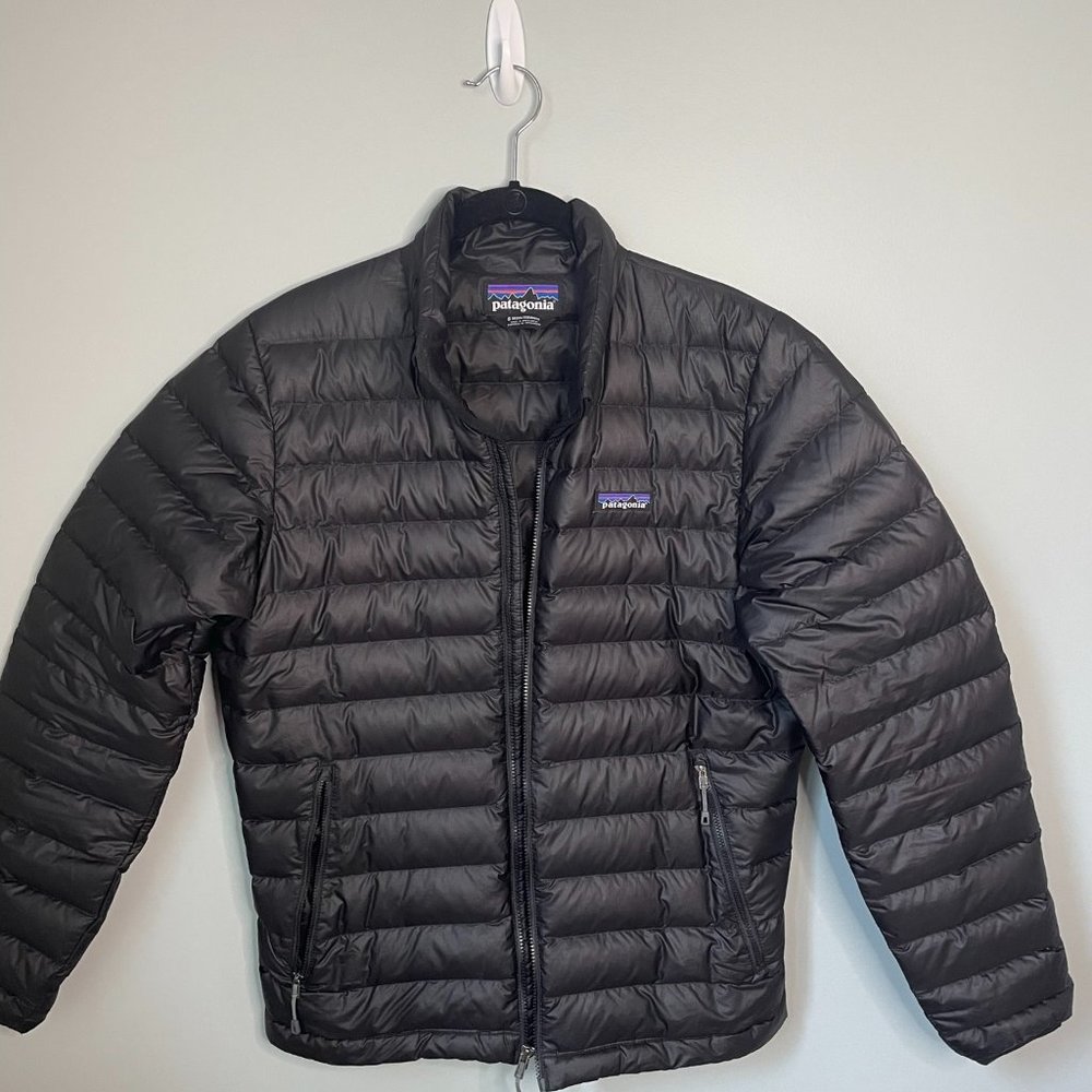 Patagonia Men's size small Down Jacket